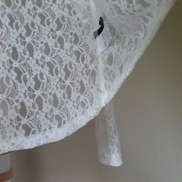 Ptp16" Lace Long sleeve White Top - Picture 6 of 12